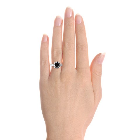 https://www.goldiam.easystockhosting.com/sites/default/files/Jos3A_whitegold_blackdiamond%20%28Small%29%20%281%29.jpg